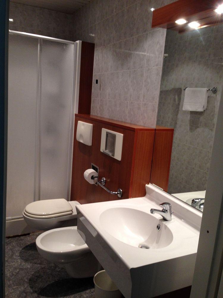 Residence Italia Dormelletto Kültér fotó